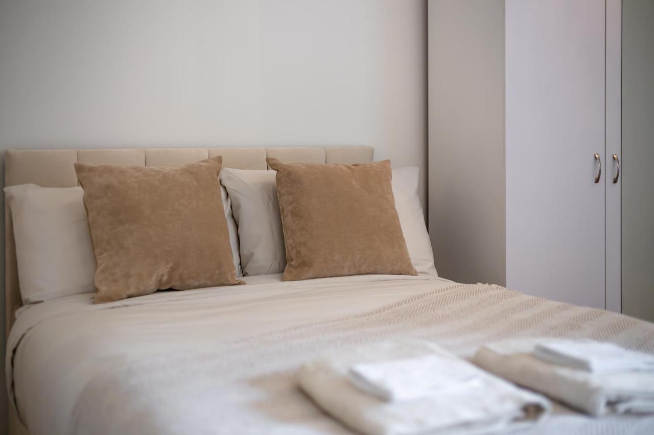 Aryas Apartments London Edgware ภายนอก รูปภาพ