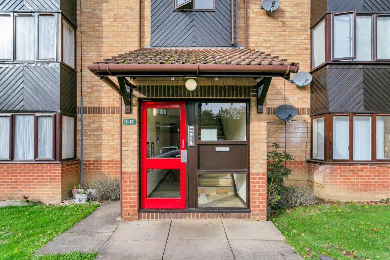 Aryas Apartments London Edgware ภายนอก รูปภาพ